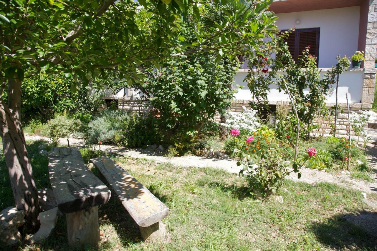 Apartments Slavica Rab Town Buitenkant foto