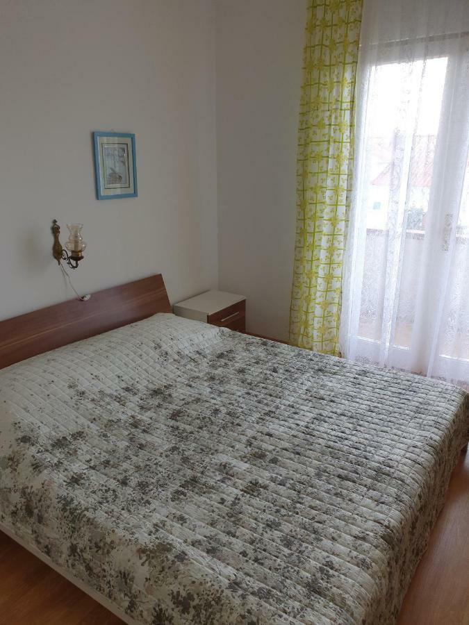 Apartments Slavica Rab Town Buitenkant foto
