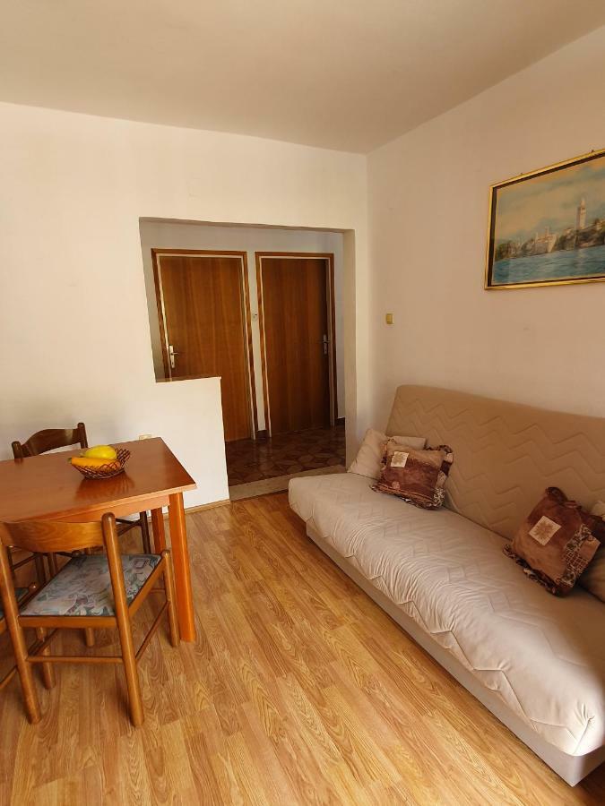 Apartments Slavica Rab Town Buitenkant foto