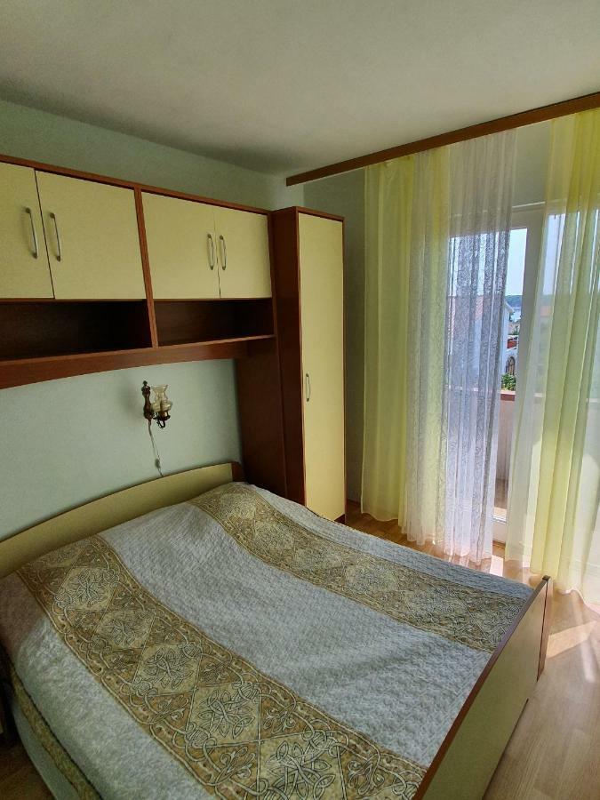 Apartments Slavica Rab Town Buitenkant foto